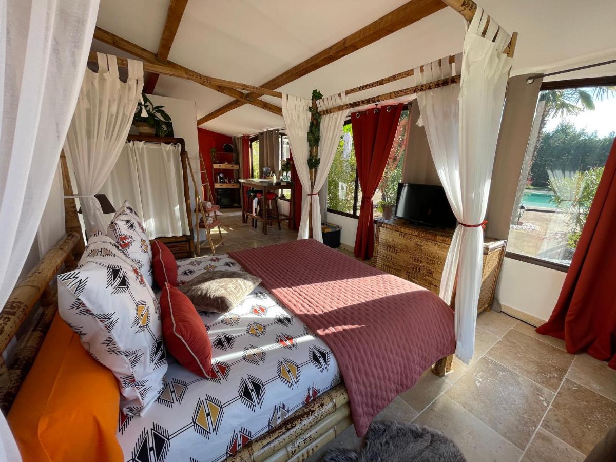 Bed and Breakfast Mas De La Butte Blanche Orgon Exteriér fotografie